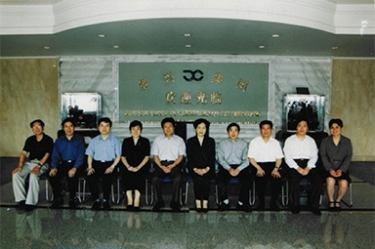 2001年6月1日，時任副省長葉榮寶等領(lǐng)導來公司檢查指導“三個代表”學教活動