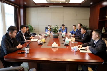 平湖市委常委、副市長(zhǎng)戴振一行蒞臨景興紙業(yè)調(diào)研指導(dǎo)